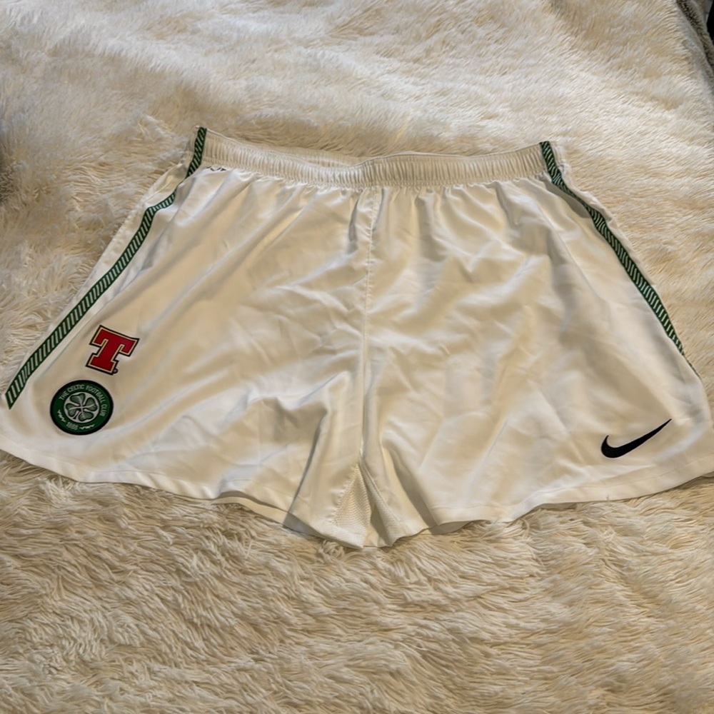 Nike Celtic Football Club white Dri-Fit soccer football ⚽️ shorts Size XXL